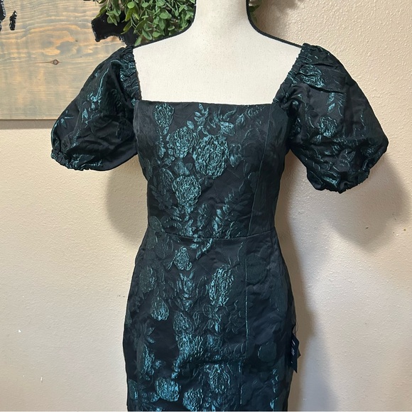 Lulu's Midnight Floral Puff Sleeve Midi Dress - Picture 3 of 9